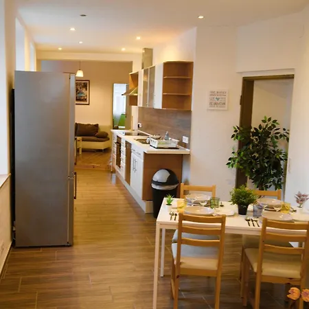 Haus Am Bach - Schoene Grosse Moderne Mit Terrasse Apartment